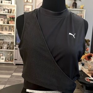 PUMA SLEEVELESS WORKOUT TOP , New with tags.Size Large